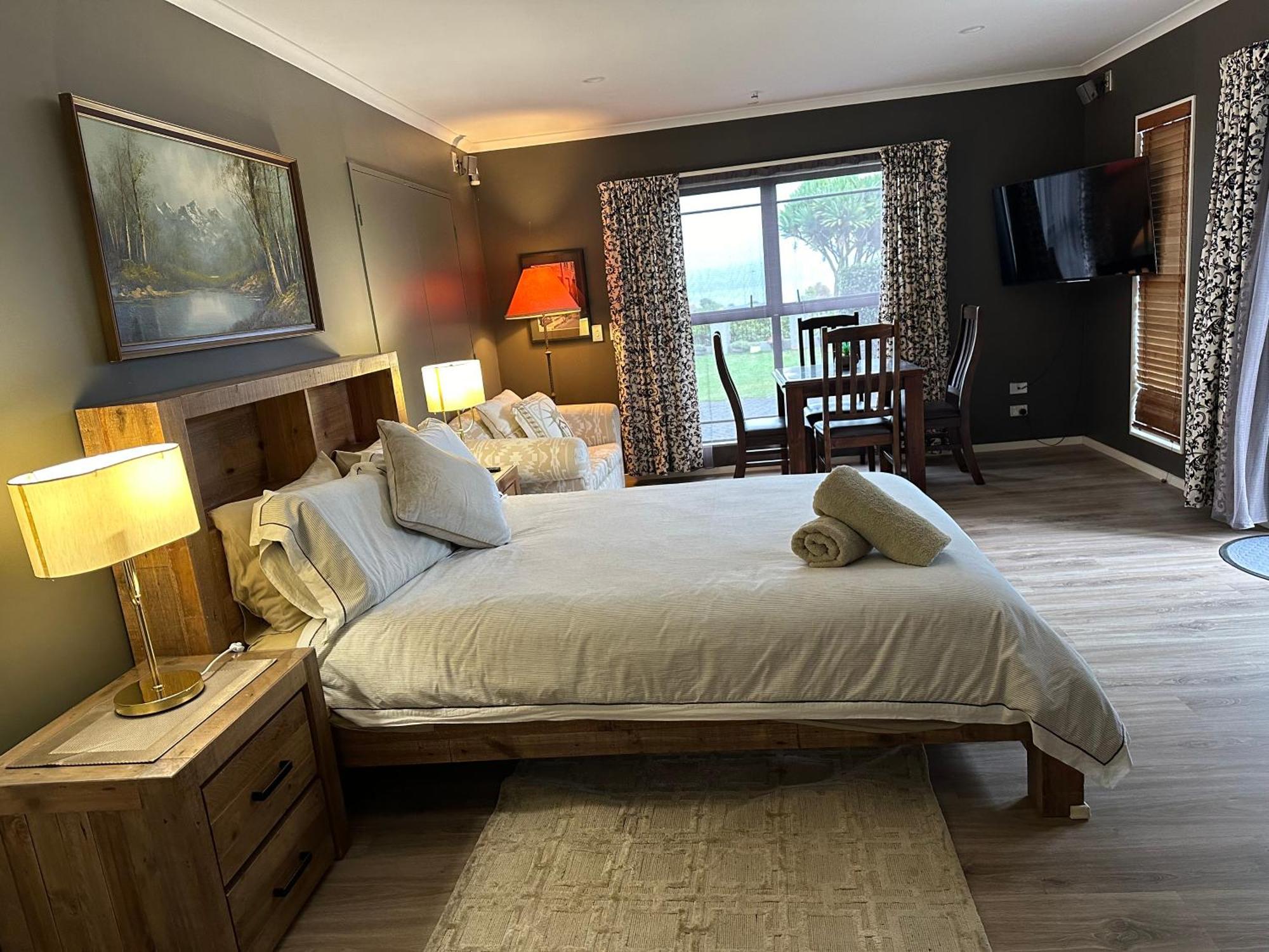 Lakeview Holiday Hideaway Таупо Екстериор снимка