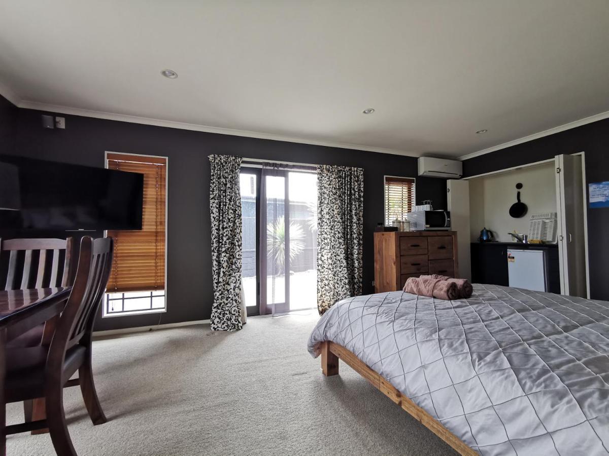 Lakeview Holiday Hideaway Таупо Екстериор снимка